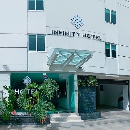 Infinity Hotel 메딜린 외부 사진