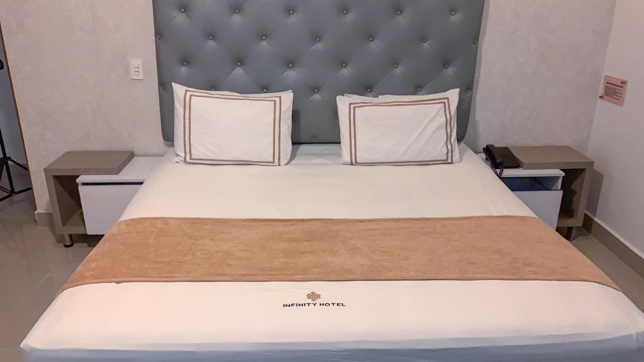 Infinity Hotel 메딜린 외부 사진
